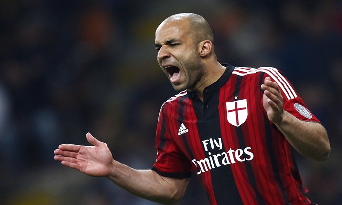 Ex-Milan, Alex repensa aposentadoria e cogita reforçar o Santos