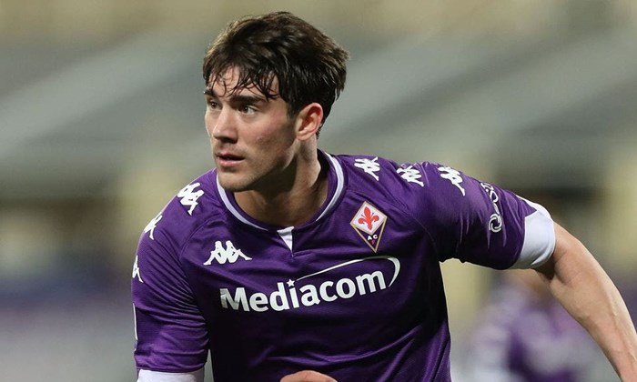 Sensação do futebol italiano, Dusan Vlahovic é alvo de Juventus e PSG