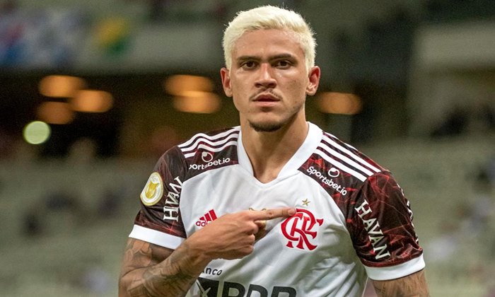 Corinthians entra na disputa com Palmeiras por Pedro, do Flamengo