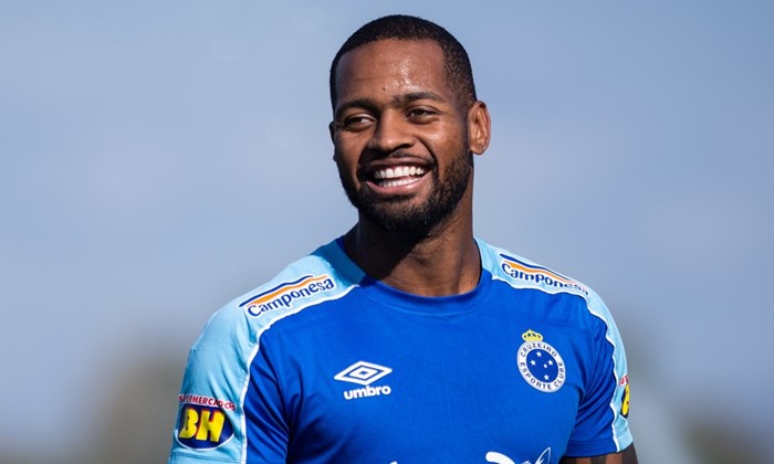 Fluminense e Botafogo conversam com zagueiro Dedé, ex-Cruzeiro