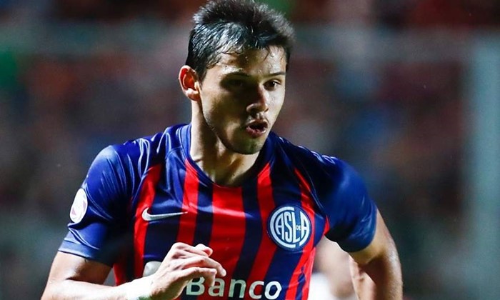 Ex-San Lorenzo, meia Óscar Romero encaminha acerto com o Santos