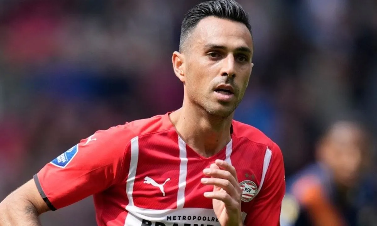 Botafogo negocia com o atacante israelense Eran Zahari, do PSV