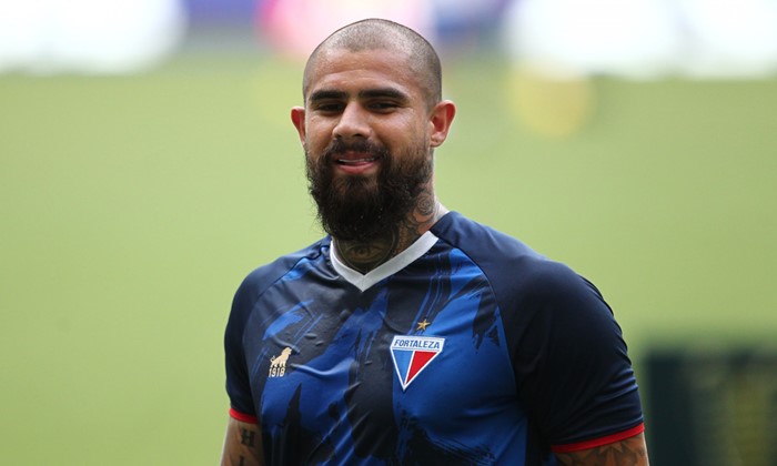 Vasco fecha com o zagueiro colombiano Juan Quintero, do Fortaleza