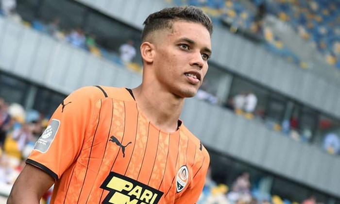 Botafogo deve tentar a contratação do meia Pedrinho, ex-Corinthians