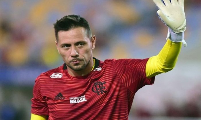 Com a possível saída de Volpi, São Paulo pode ir atrás de Diego Alves