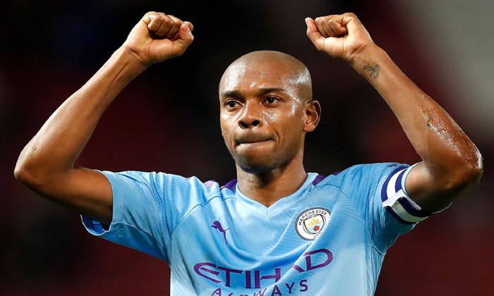 Fernandinho decide que deixará o City e encaminha acerto com Athletico