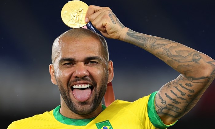 Athletico tenta convencer Daniel Alves de retornar ao futebol brasileiro