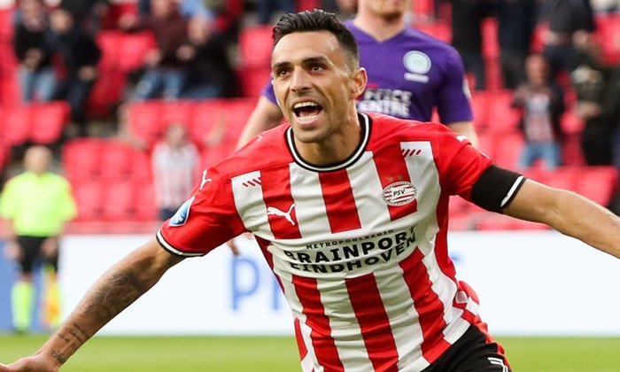 Próximo do Botafogo, atacante Eran Zahavi confirma saída do PSV
