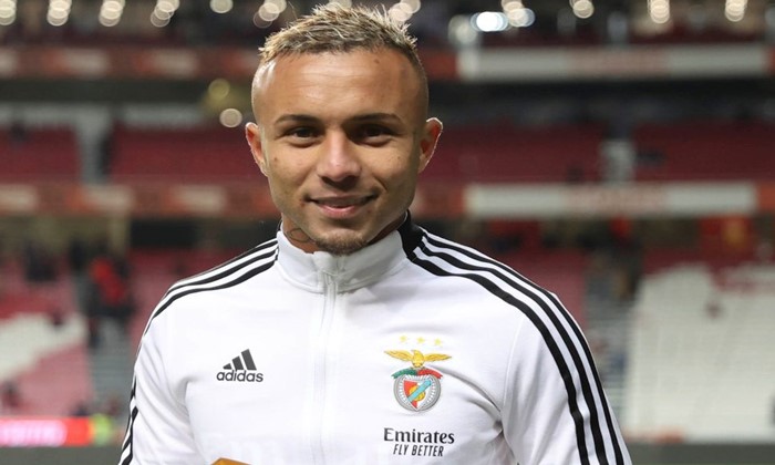 Palmeiras entra na disputa com o Flamengo por Everton Cebolinha