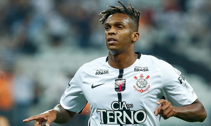 Fortaleza e Santos fazem sondagem pelo atacante Jô, ex-Corinthians