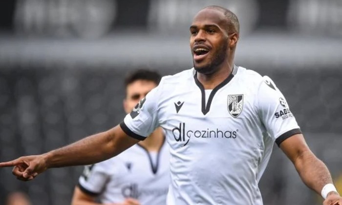 Sem Jô, Corinthians pode contratar o colombiano Óscar Estupiñan