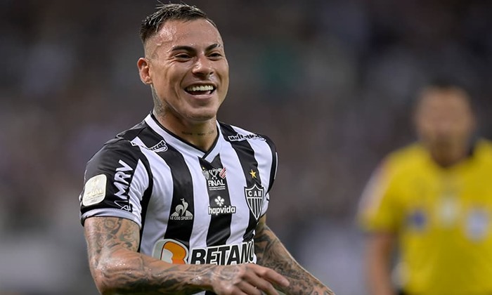 Após Grêmio, Vasco tenta a contratação do chileno Eduardo Vargas