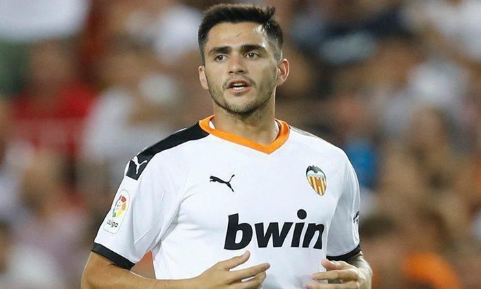 Palmeiras negocia com centroavante uruguaio Maxi Gómez, do Valencia