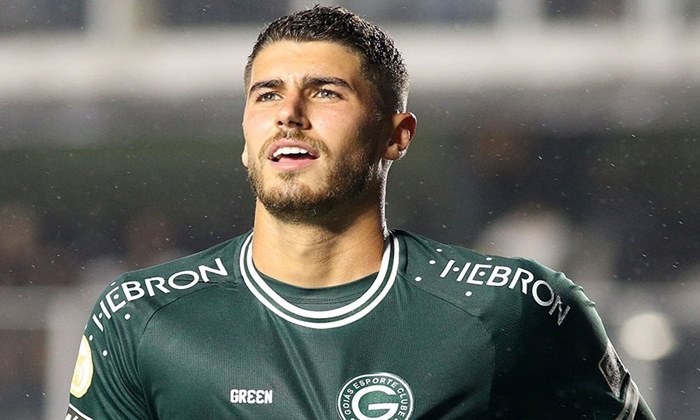 Artilheiro do Brasileirão, Pedro Raúl encaminha acordo com Corinthians