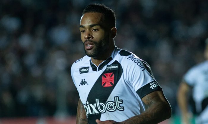Cruzeiro tenta tirar o meia Alex Teixeira do Vasco e prepara proposta