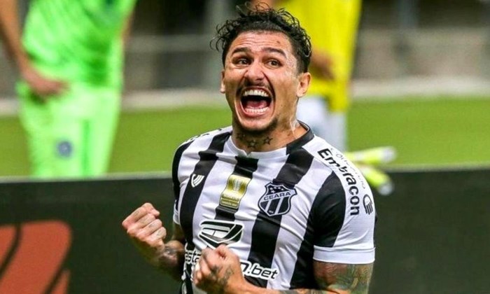 Diniz pede e Fluminense se aproxima da contratação do meia Vina