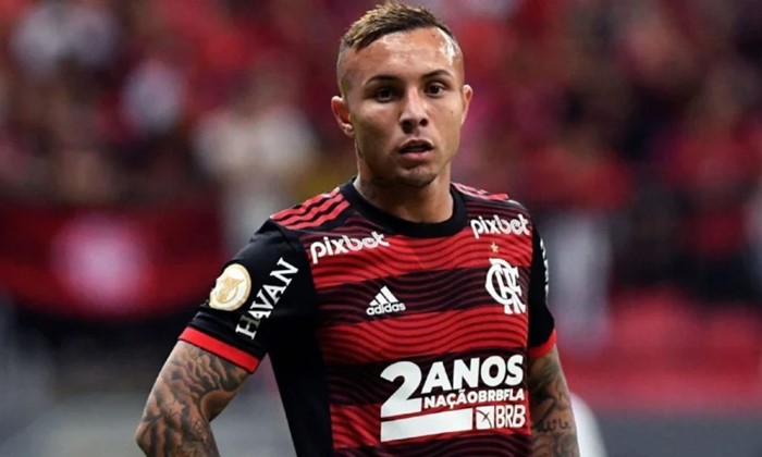 Botafogo faz proposta de R$80 milhões por Everton Cebolinha, do Fla
