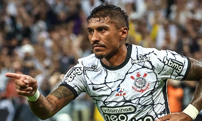 Perdendo espaço no Corinthians, Paulinho pode reforçar rival da Serie A