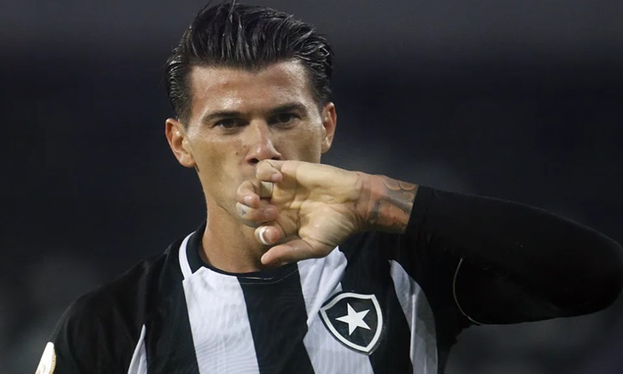 Proposta balança e Victor Cuesta pode trocar o Botafogo pelo Bahia