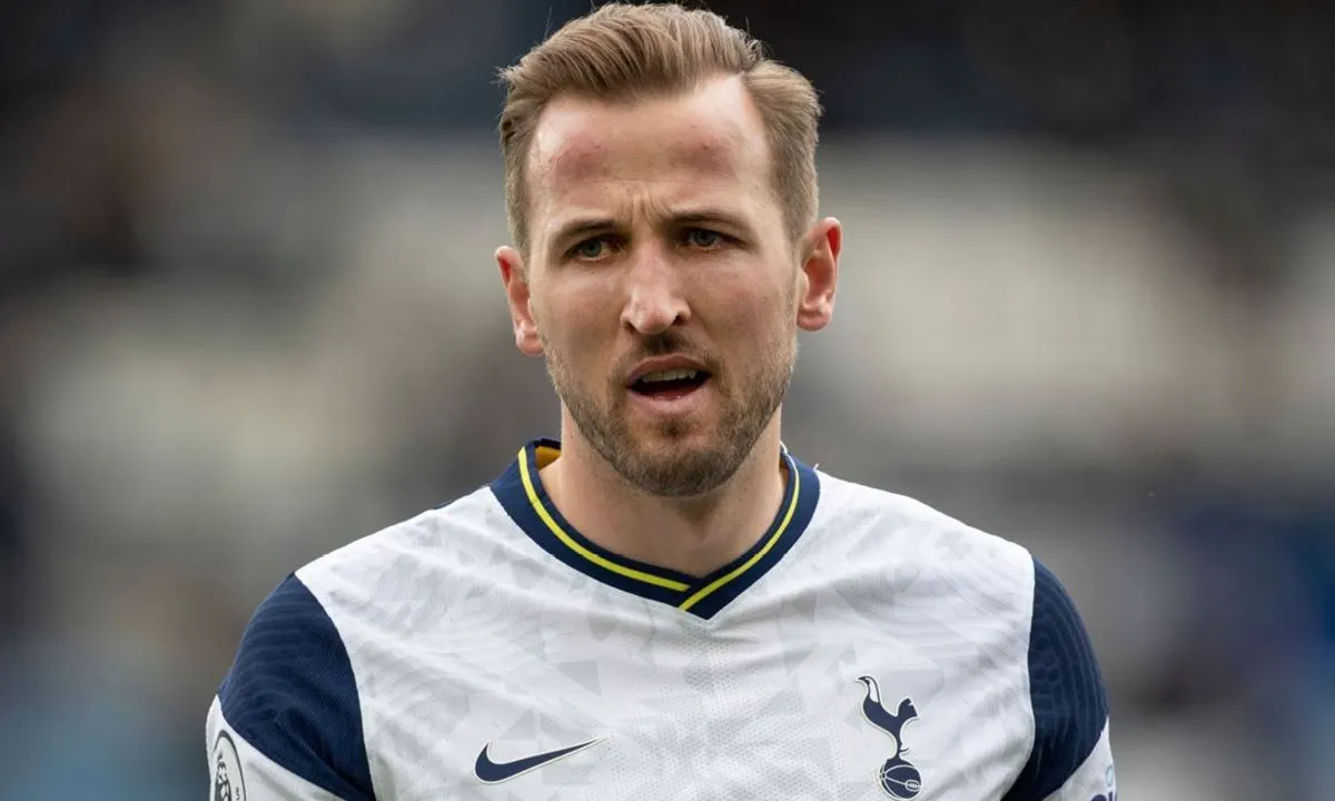 Tottenham sinaliza que vai aceitar proposta do United por Harry Kane