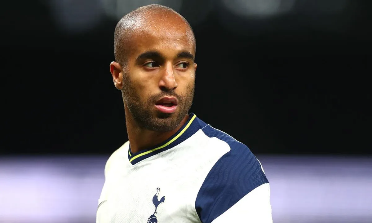Ídolo do Vasco pede á diretoria a contratação do meia Lucas Moura