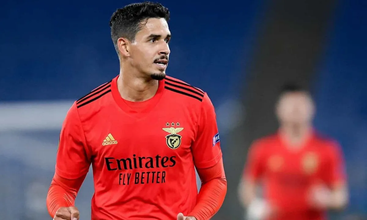 Lucas Veríssimo analisa propostas de Corinthians, Cruzeiro e Palmeiras