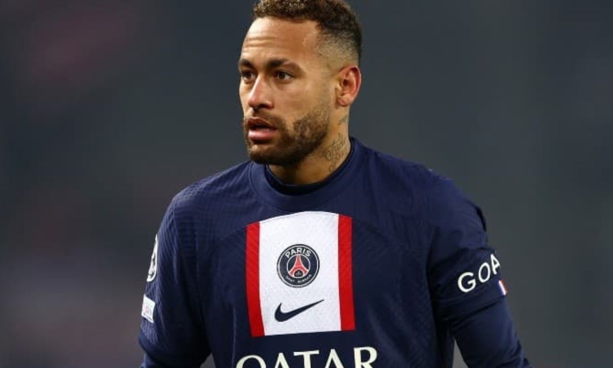 Neymar rejeita Chelsea e negocia com outro gigante da Premier League