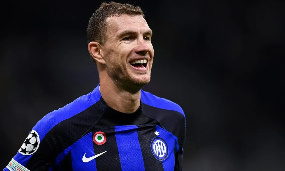 Em fim de contrato, bósnio Edin Dzeko é oferecido ao Internacional