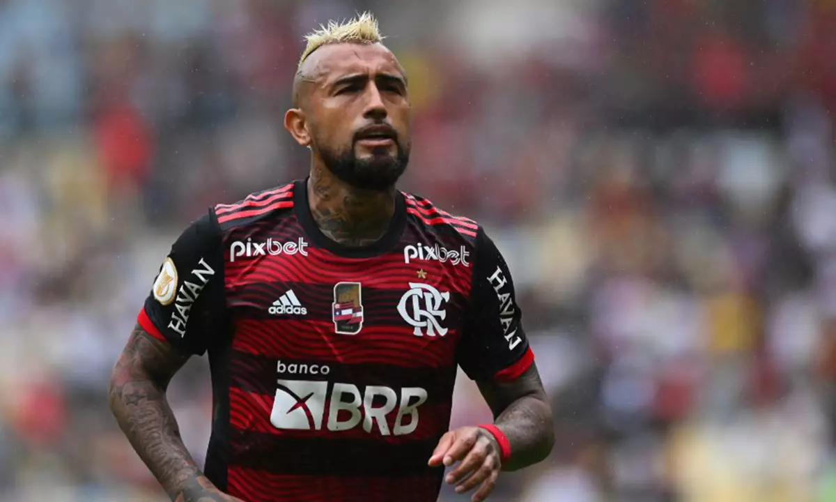 Coudet pede e Arturo Vidal pode trocar o Flamengo pelo Atlético-MG