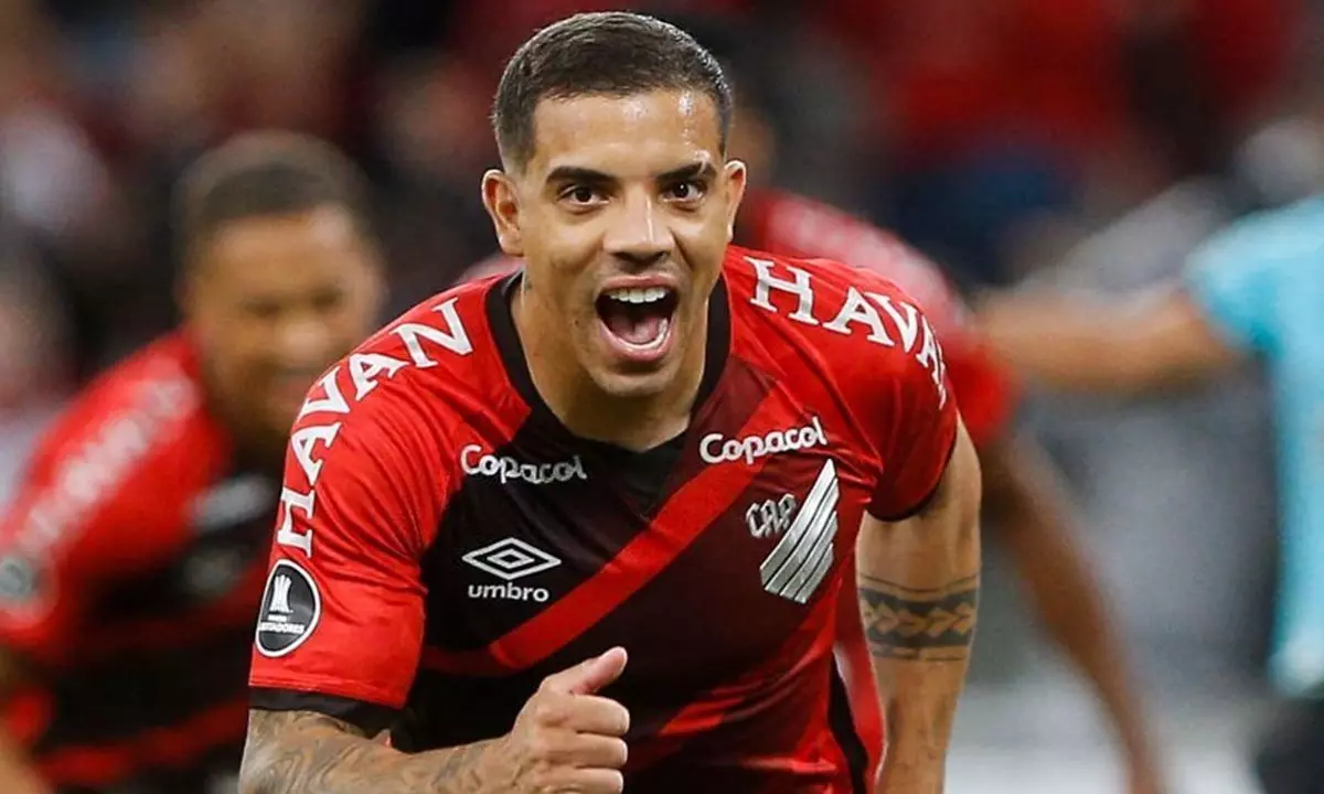 Corinthians conta com investidor para tentar fechar com David Terans