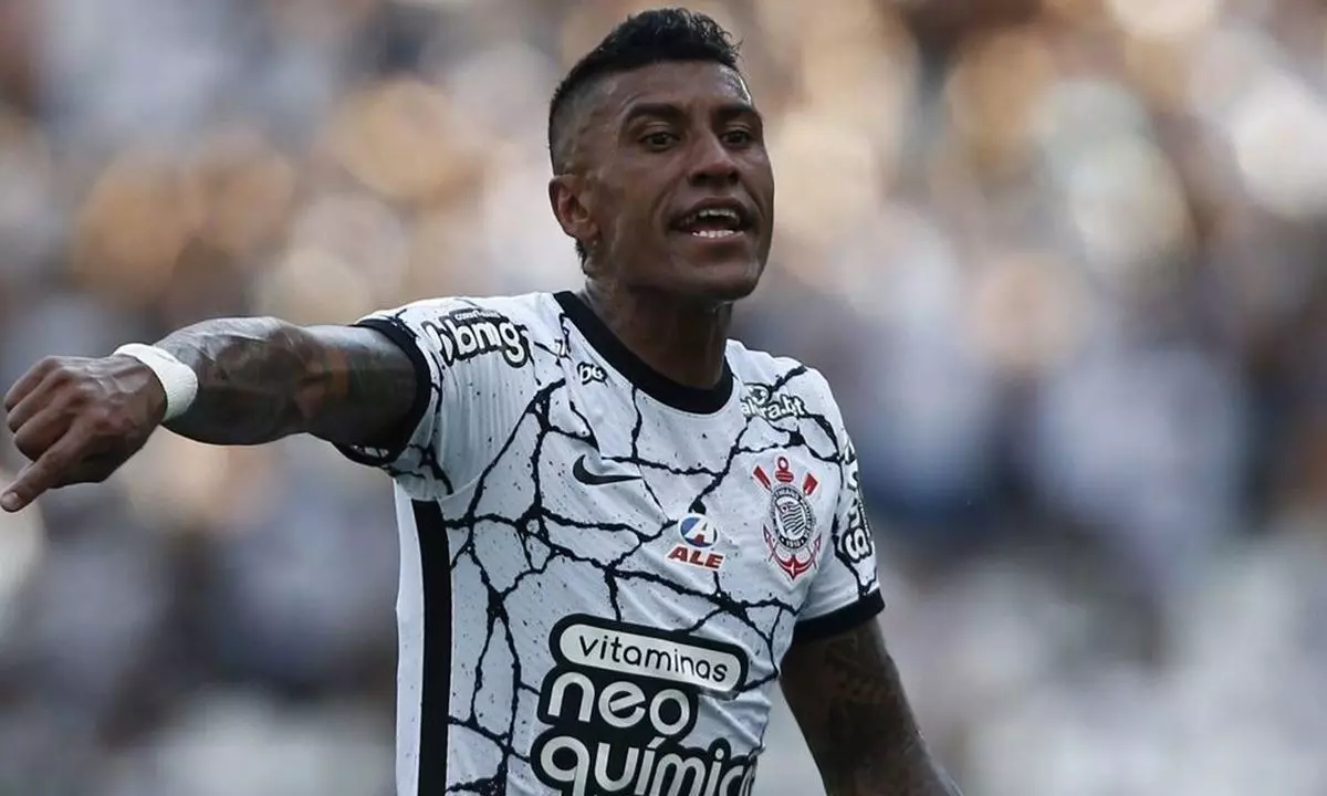 Diretoria do Corinthians libera e Paulinho deve reforçar rival da Serie A