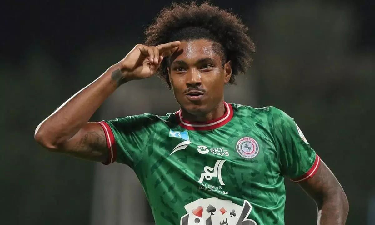 Fluminense analisa a possível contratação de Vitinho, ex-Flamengo