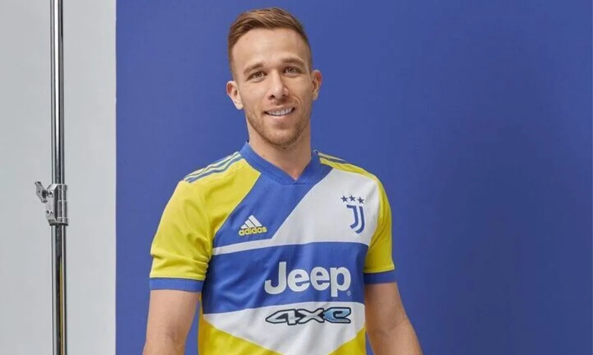 Juventus libera e futuro do meia Arthur pode ser o futebol brasileiro