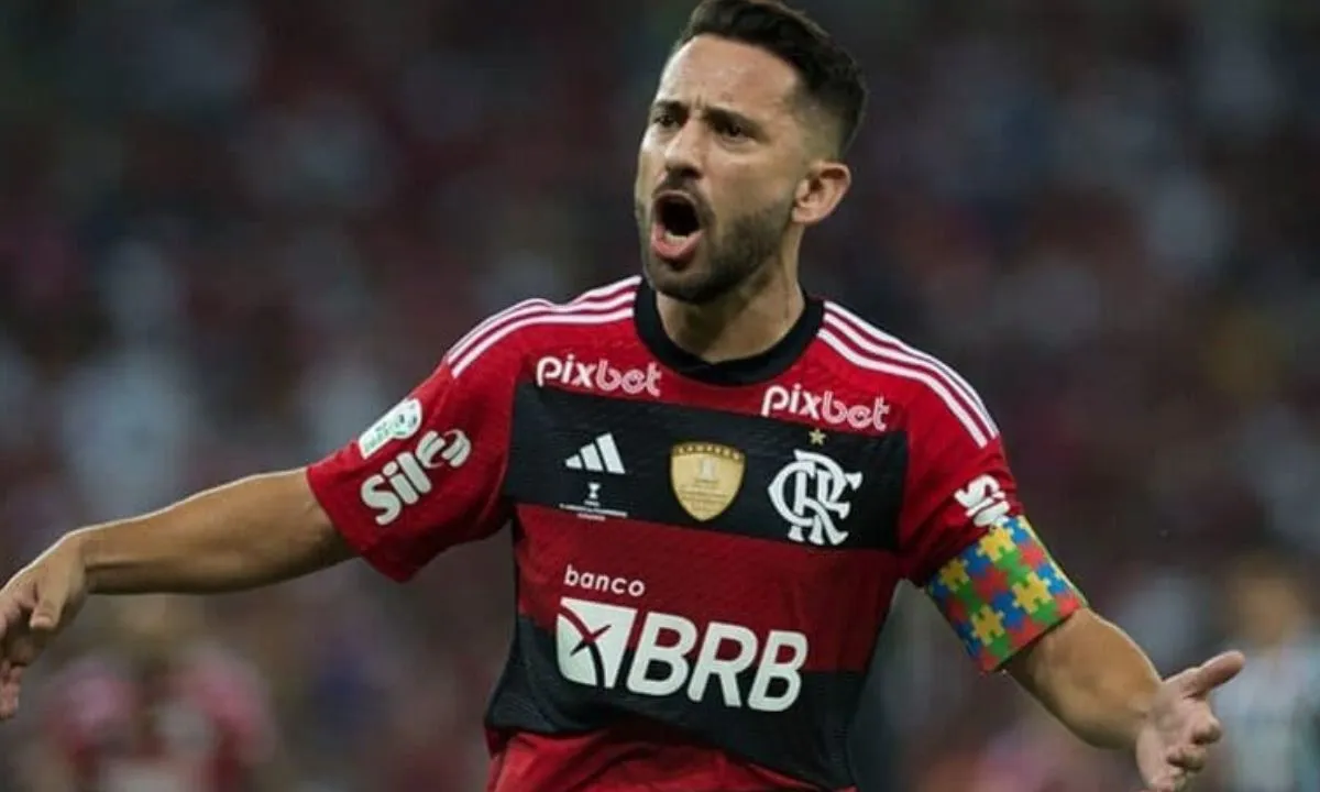 Éverton Ribeiro toma decisão e encaminha acordo com gigante brasileiro