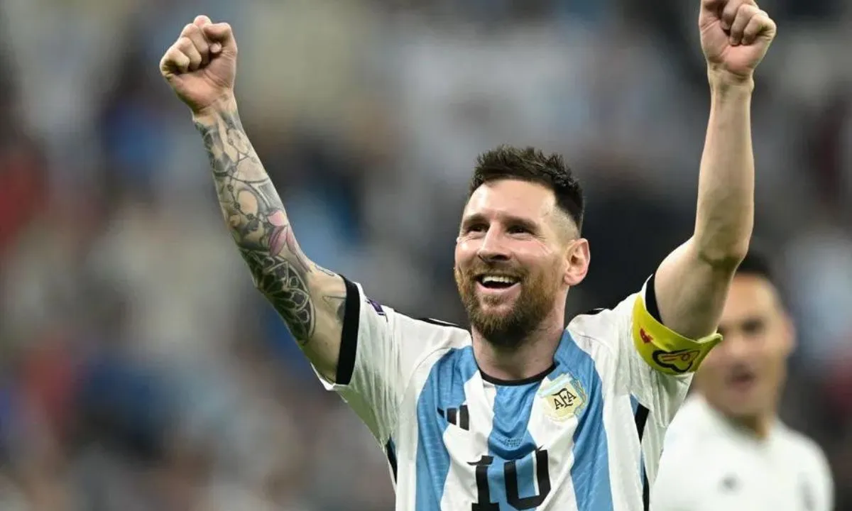 Manchester United faz proposta por Messi, que está de saída do PSG