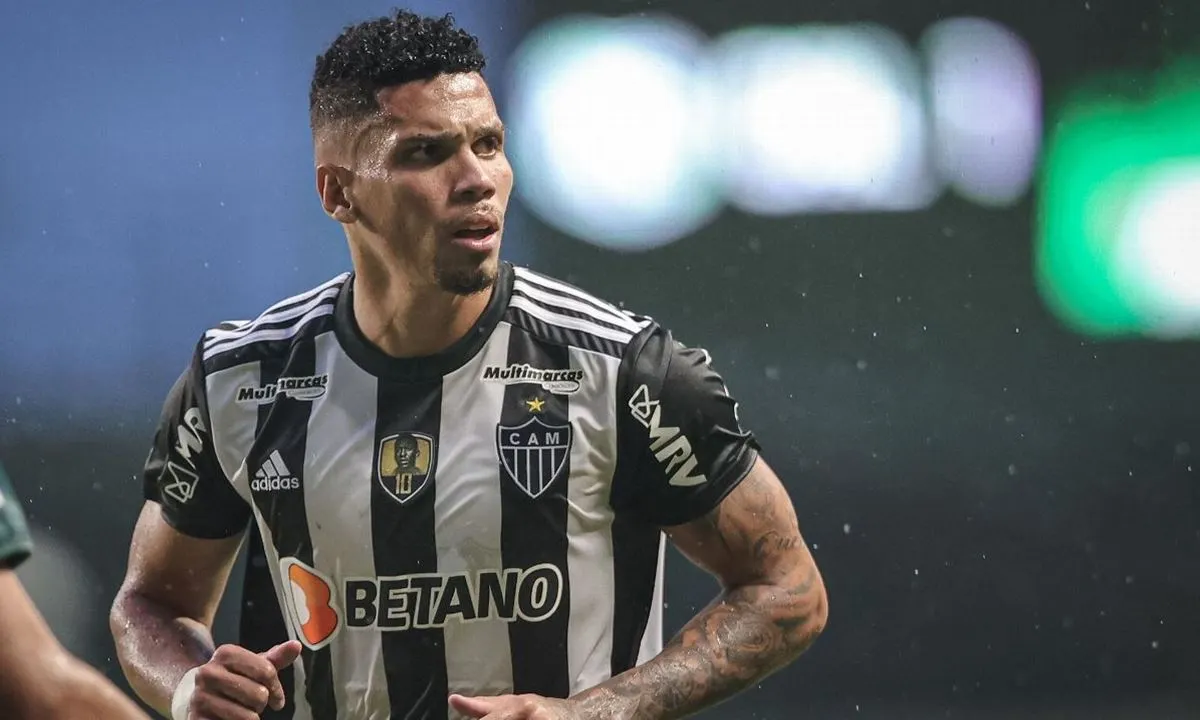 Em baixa no Galo, atacante Paulinho é pedido para reforçar o Vasco