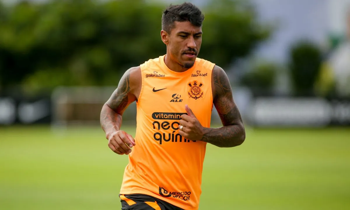 Corinthians pede compensação para liberar Paulinho para rival