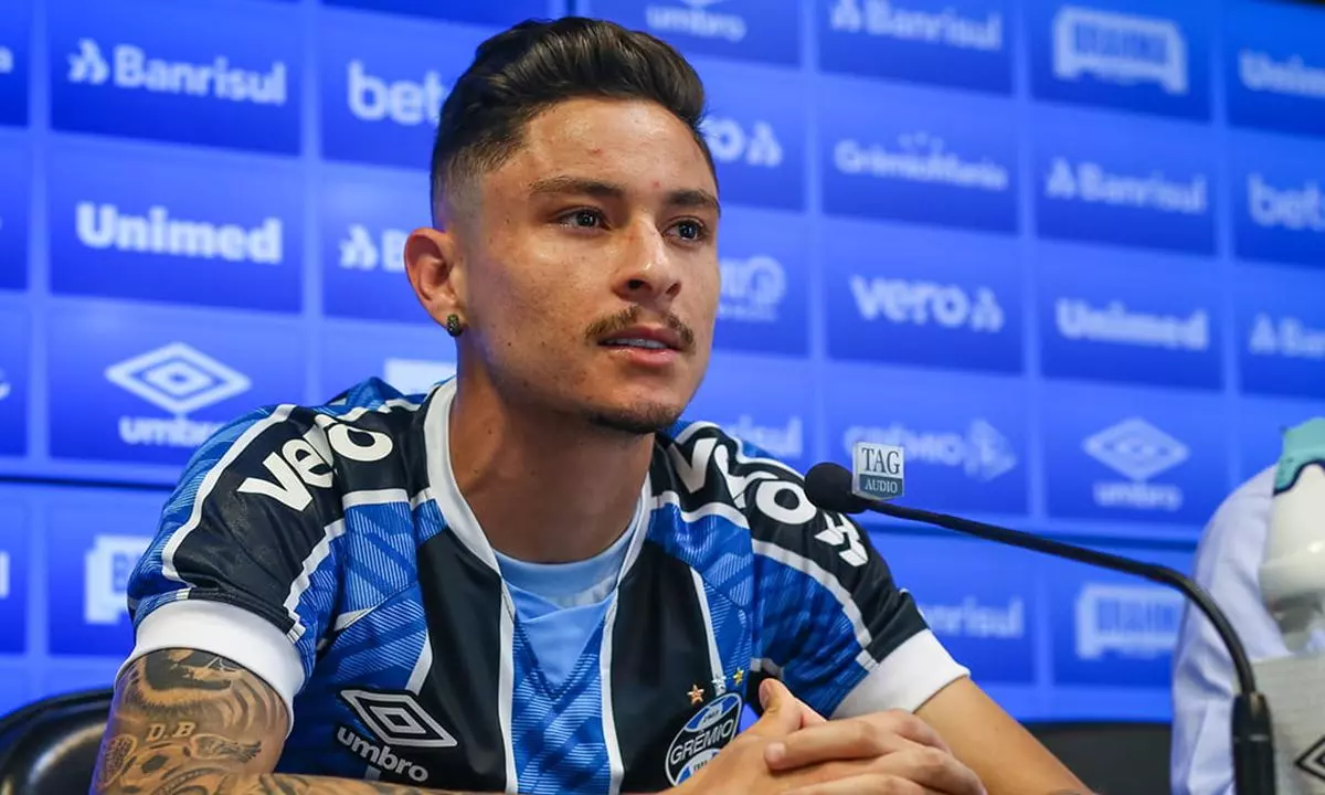 Fluminense acerta a contratação do lateral Diogo Barbosa, do Grêmio