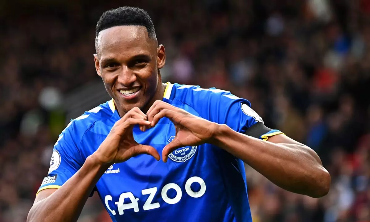 Livre no mercado, Yerry Mina tem conversas para reforçar o Grêmio