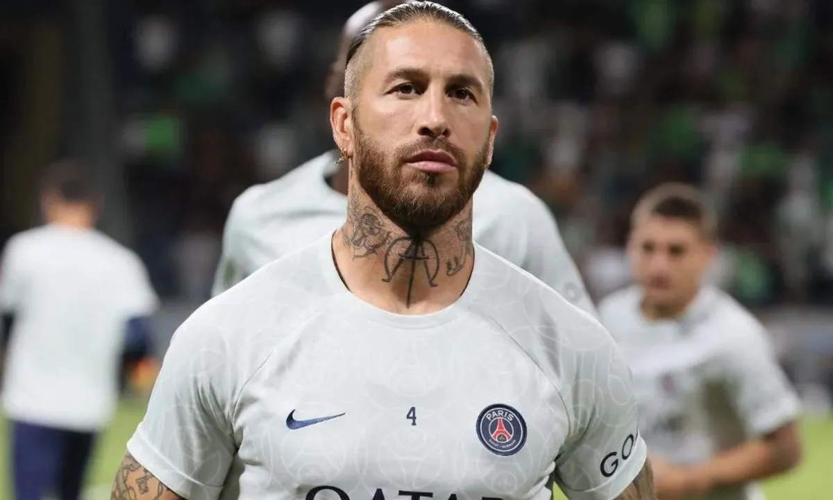 Especulado no Brasil, Sergio Ramos aceitaria reduzir salários para acordo