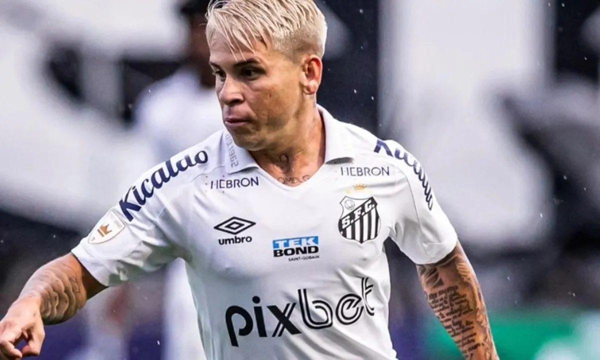 Corinthians pode se beneficiar de impasse no Santos e mira Soteldo
