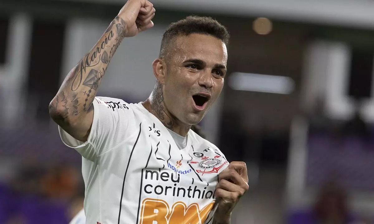 Luan topa receber salário quatro vezes menor para voltar ao Grêmio
