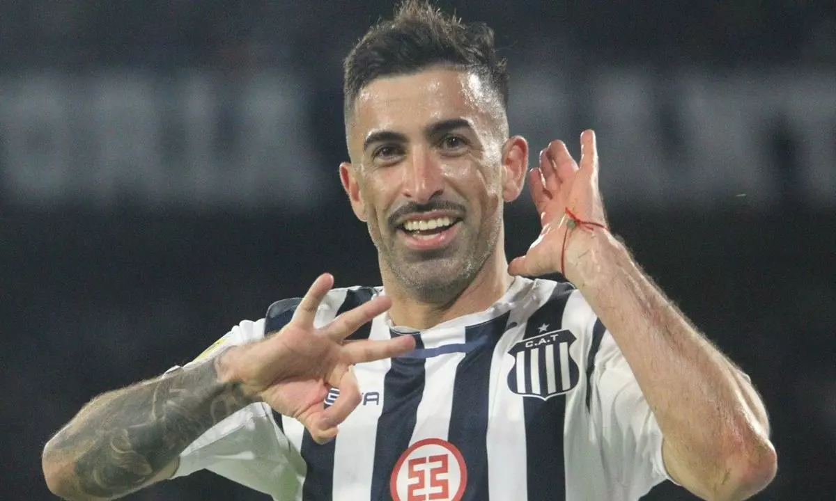 Artilheiro do Campeonato Argentino, Michael Santos diz ‘sim’ ao Vasco