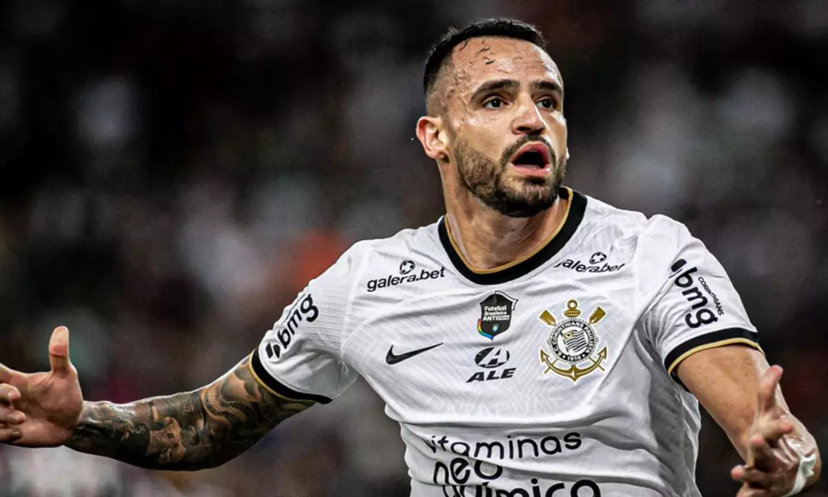 Corinthians não negocia renovação e Renato Augusto pode reforçar rival