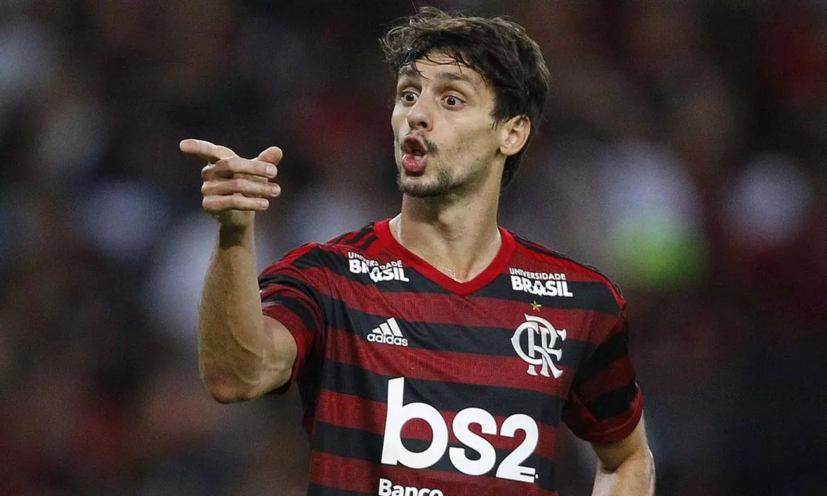 Nova proposta agrada e Rodrigo Caio deve fechar com rival do Flamengo