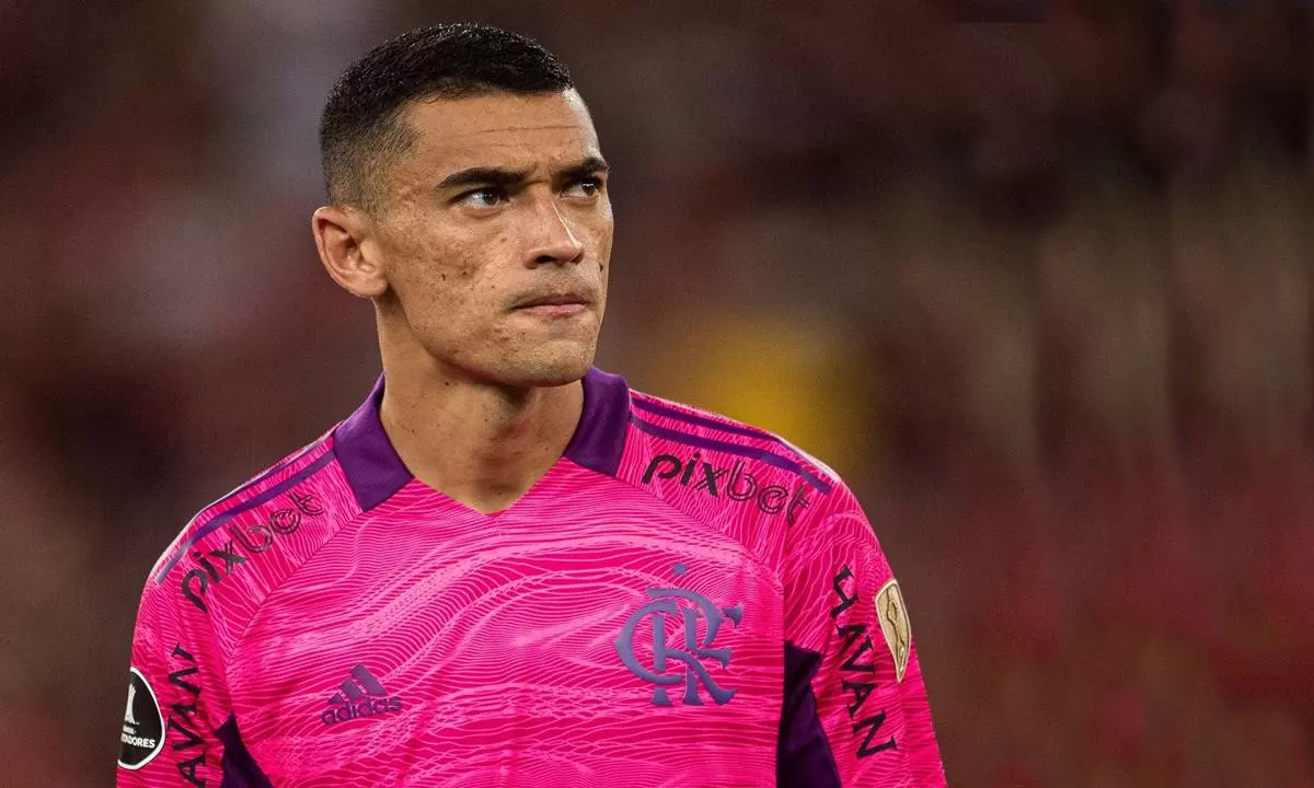 Com aval do Fla, goleiro Santos deve trocar de clube no Brasileirão