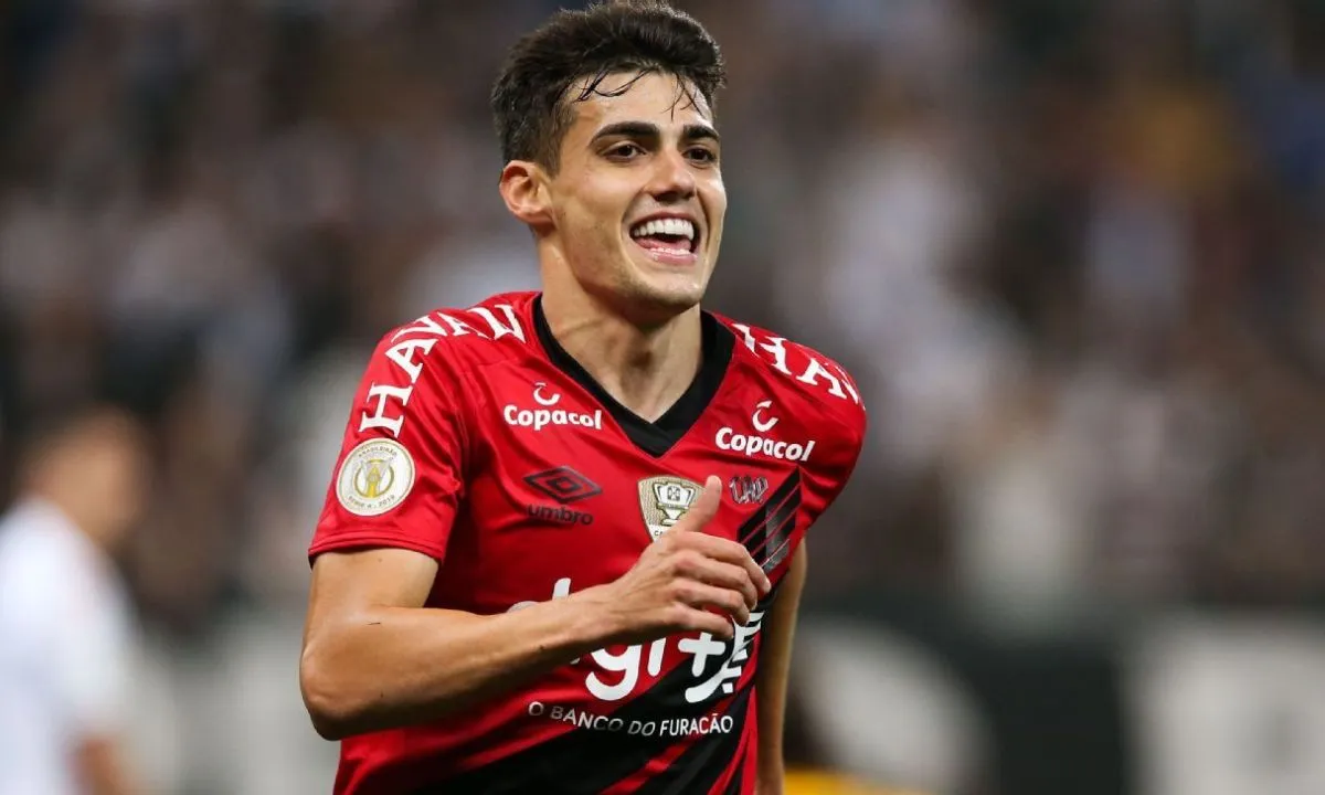 A pedido de Dorival, São Paulo vai em busca do meia Léo Cittadini