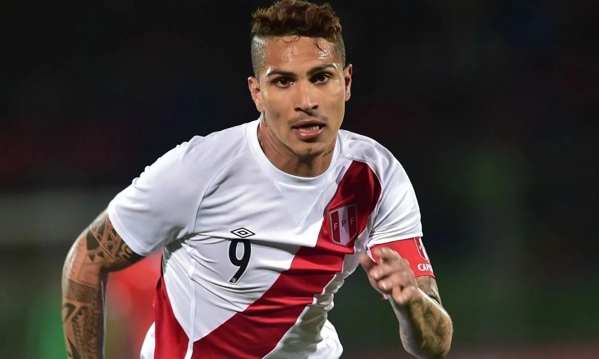 Paolo Guerrero deixa o Racing e se oferece para voltar ao Corinthians
