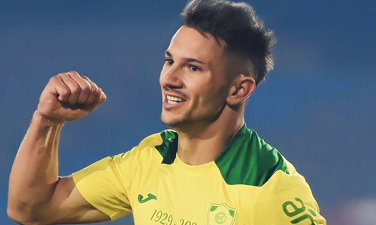 Uruguaio Maximiliano Silvera chega ao Brasil para assinar com o Santos