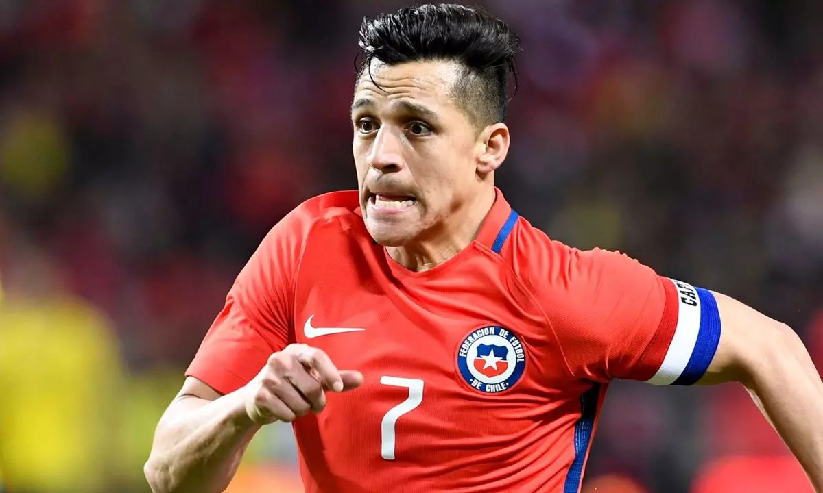 Vendas de atletas pode ajudar o Santos fechar com Alexis Sánchez